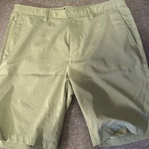 Men’s sea green casual shorts, size 35
